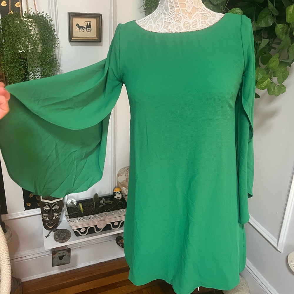 Jessica Simpson Vibrant Green Long Sleeve Dress size 4